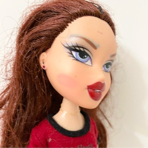 Bratz Doll Roxxi Twin MGA Doll - Picture 3 of 16